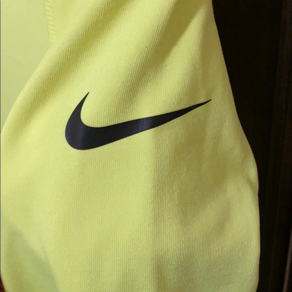 Nike Dri - Fit Half Zip - Picture 2 of 4